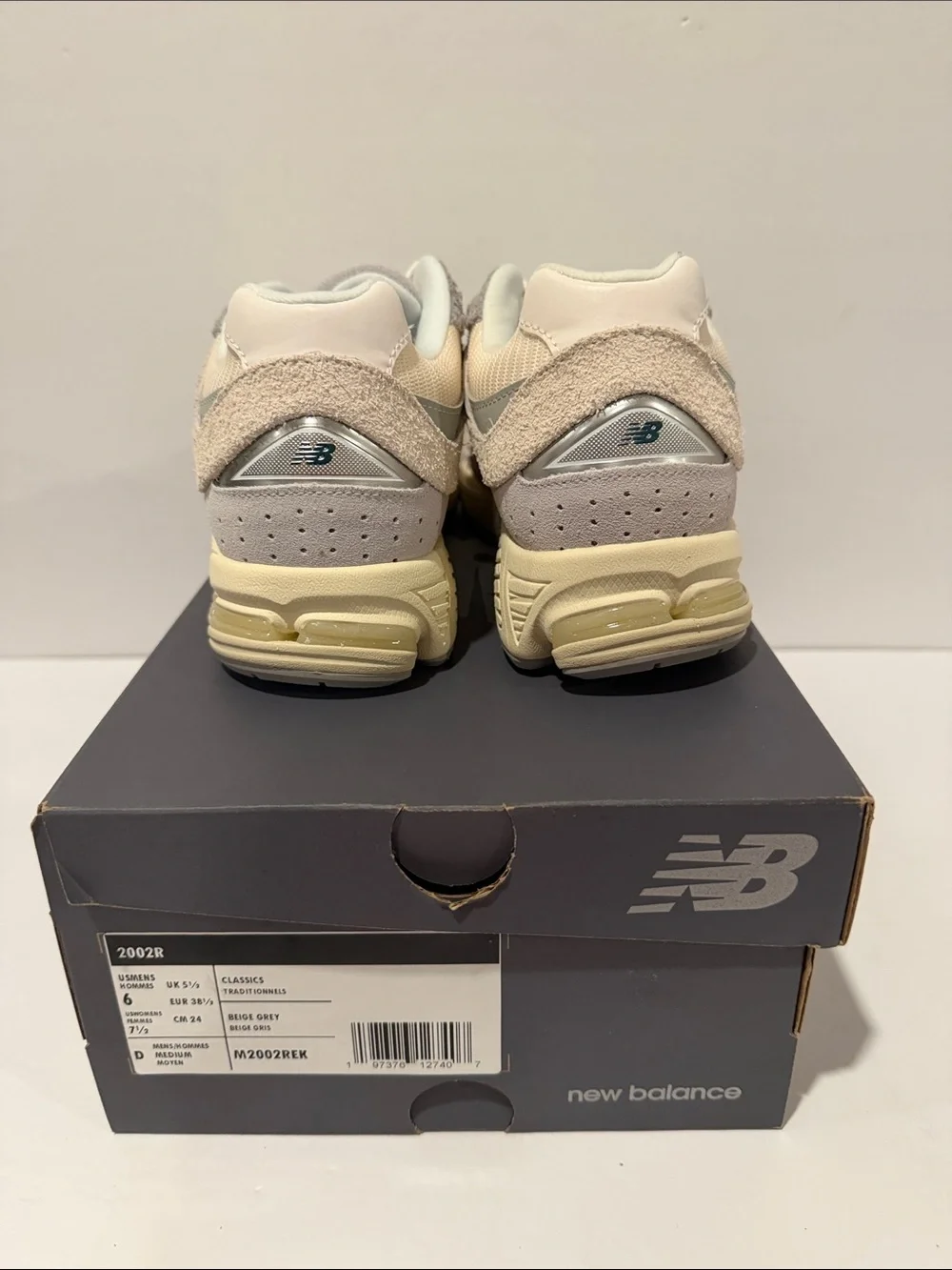 NB2002R ‘Linen’ Size 6 (M2002REK)